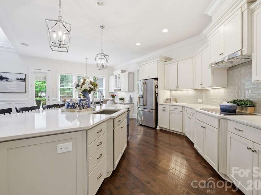1077 Wessington Manor Lane, Fort Mill, SC 29715.  MLS# CAR4379642, YatesRealty ID 24796. Kitchen