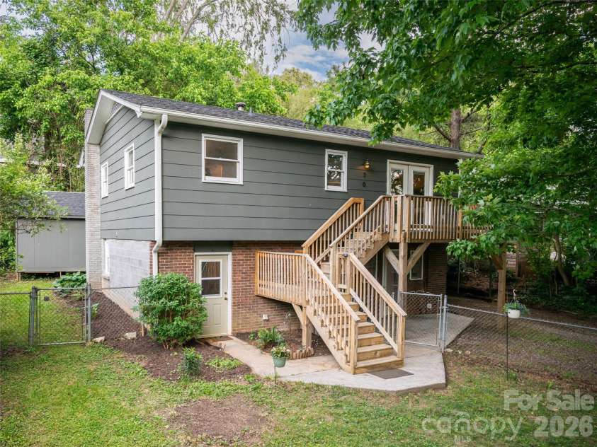 70 Michigan Avenue, Asheville, NC 28806.  MLS# CAR4383698, YatesRealty ID 24798. 