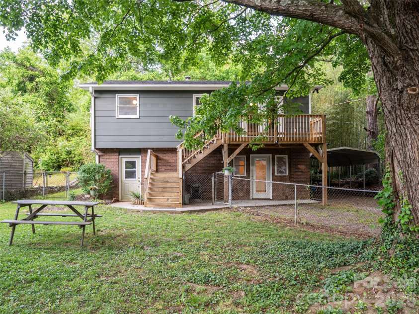 70 Michigan Avenue, Asheville, NC 28806.  MLS# CAR4383698, YatesRealty ID 24798. 