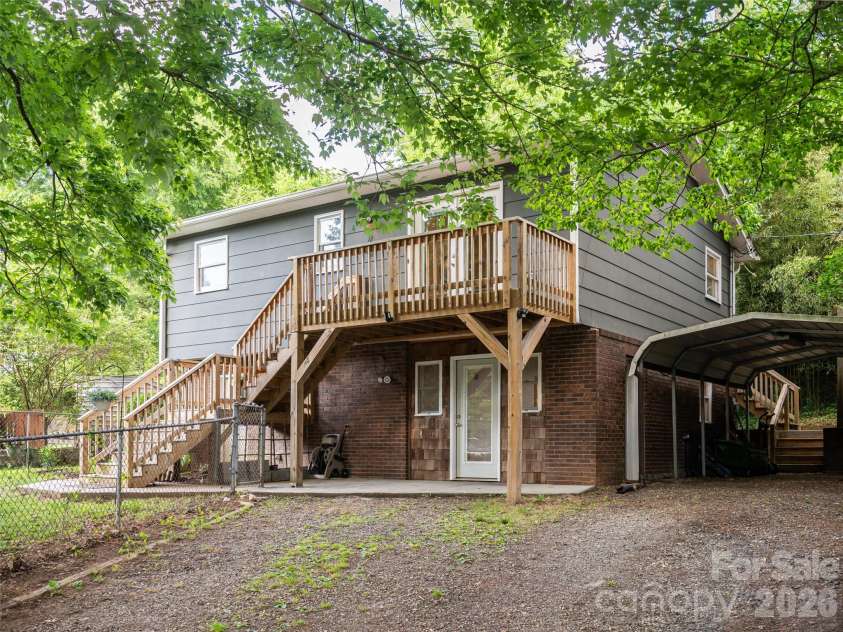 70 Michigan Avenue, Asheville, NC 28806.  MLS# CAR4383698, YatesRealty ID 24798. 