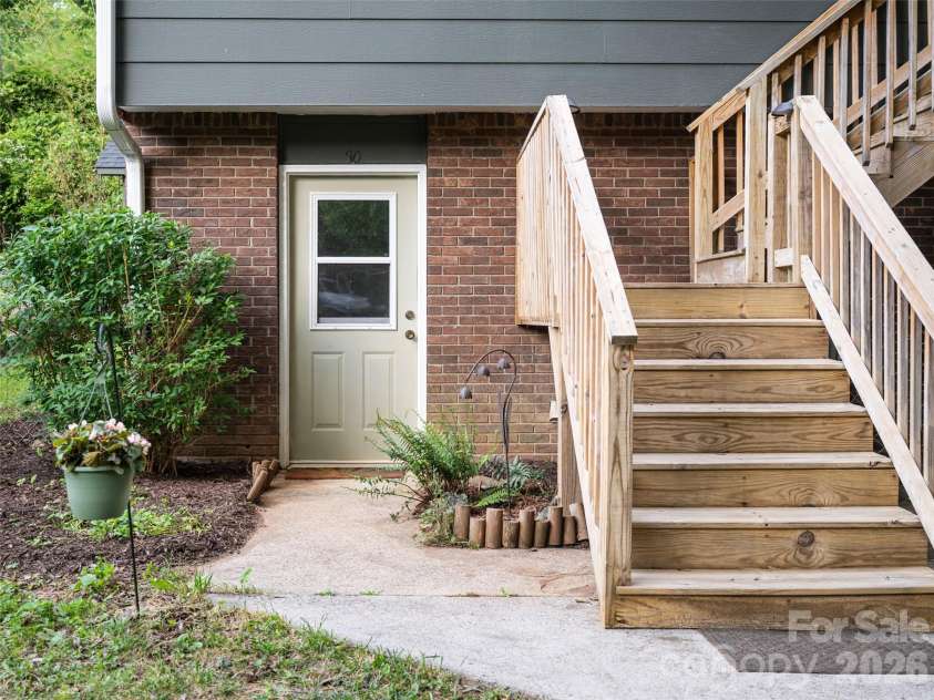 70 Michigan Avenue, Asheville, NC 28806.  MLS# CAR4383698, YatesRealty ID 24798. 