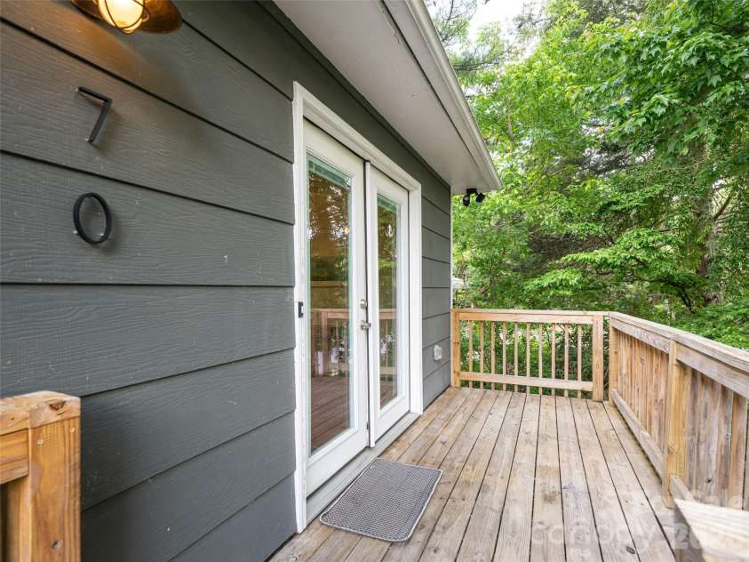 70 Michigan Avenue, Asheville, NC 28806.  MLS# CAR4383698, YatesRealty ID 24798. 