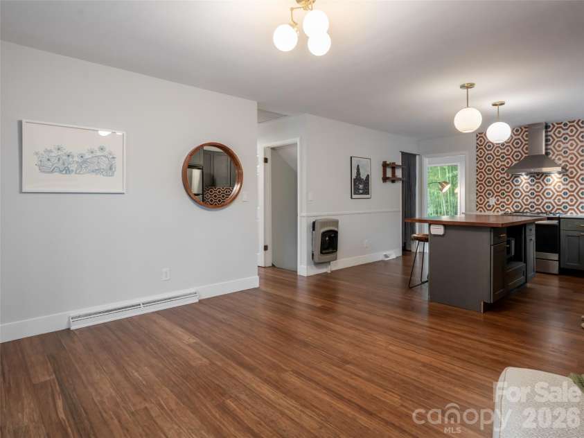 70 Michigan Avenue, Asheville, NC 28806.  MLS# CAR4383698, YatesRealty ID 24798. 