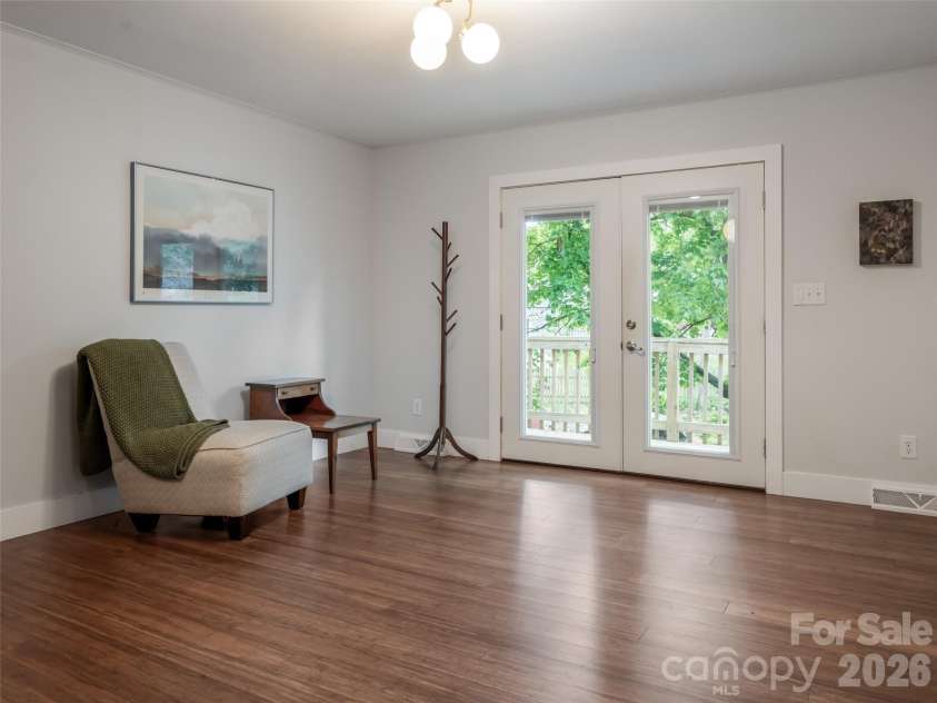 70 Michigan Avenue, Asheville, NC 28806.  MLS# CAR4383698, YatesRealty ID 24798. 