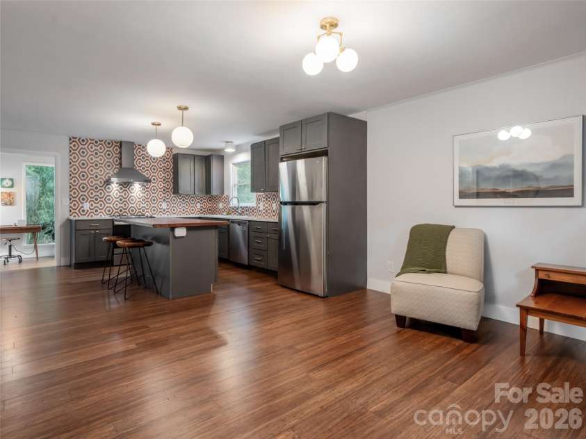 70 Michigan Avenue, Asheville, NC 28806.  MLS# CAR4383698, YatesRealty ID 24798. 