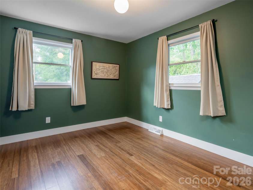 70 Michigan Avenue, Asheville, NC 28806.  MLS# CAR4383698, YatesRealty ID 24798. 