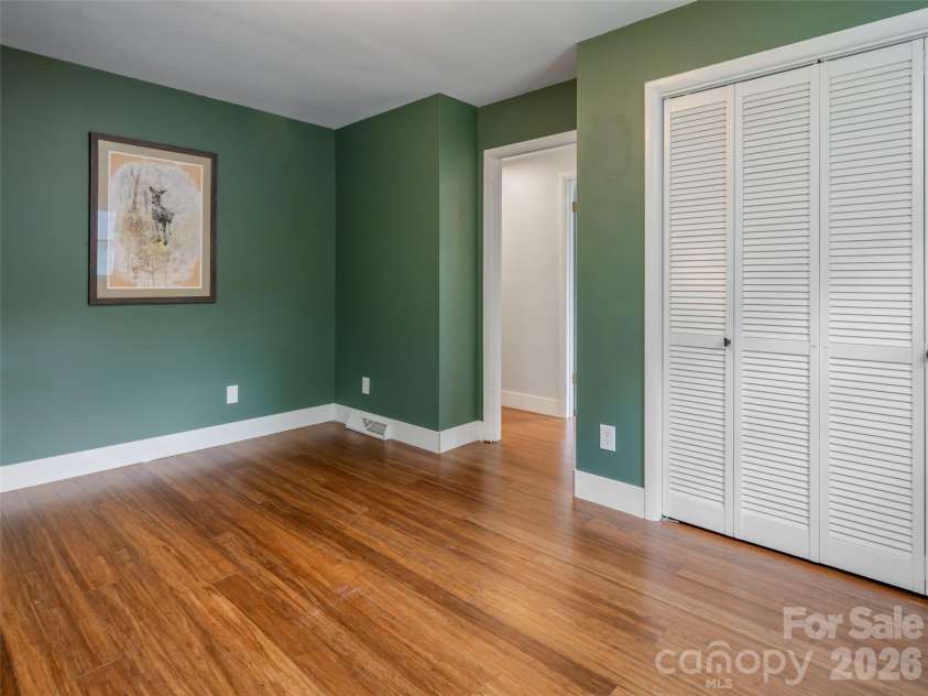 70 Michigan Avenue, Asheville, NC 28806.  MLS# CAR4383698, YatesRealty ID 24798. 