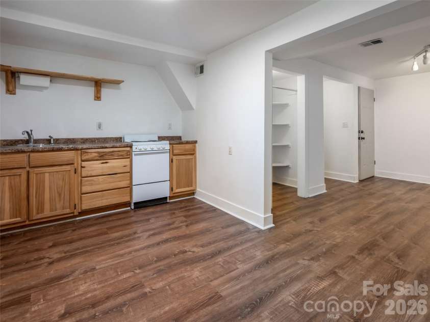 70 Michigan Avenue, Asheville, NC 28806.  MLS# CAR4383698, YatesRealty ID 24798. 