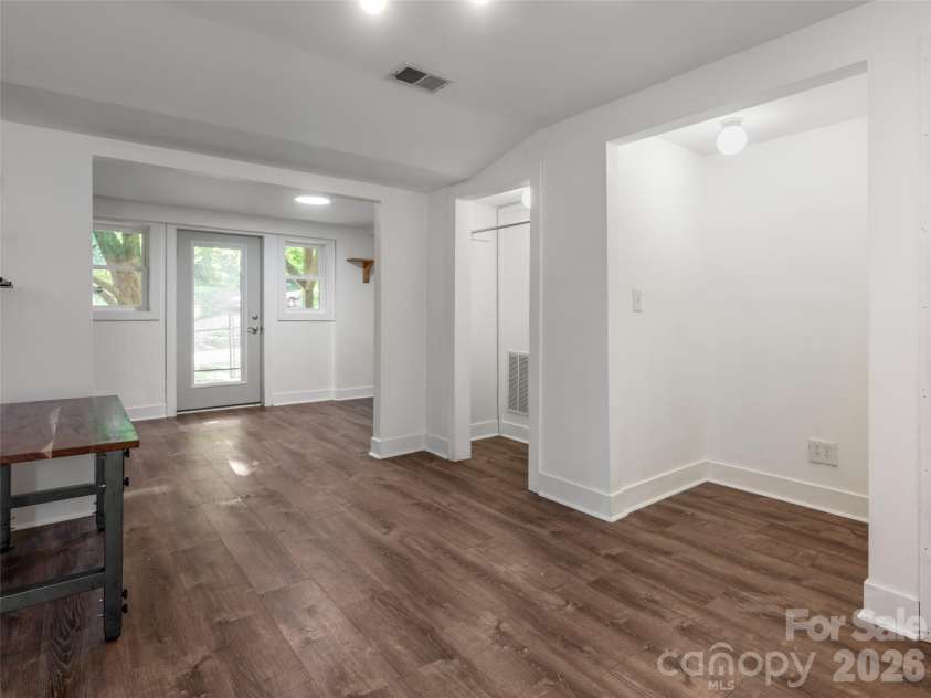 70 Michigan Avenue, Asheville, NC 28806.  MLS# CAR4383698, YatesRealty ID 24798. 
