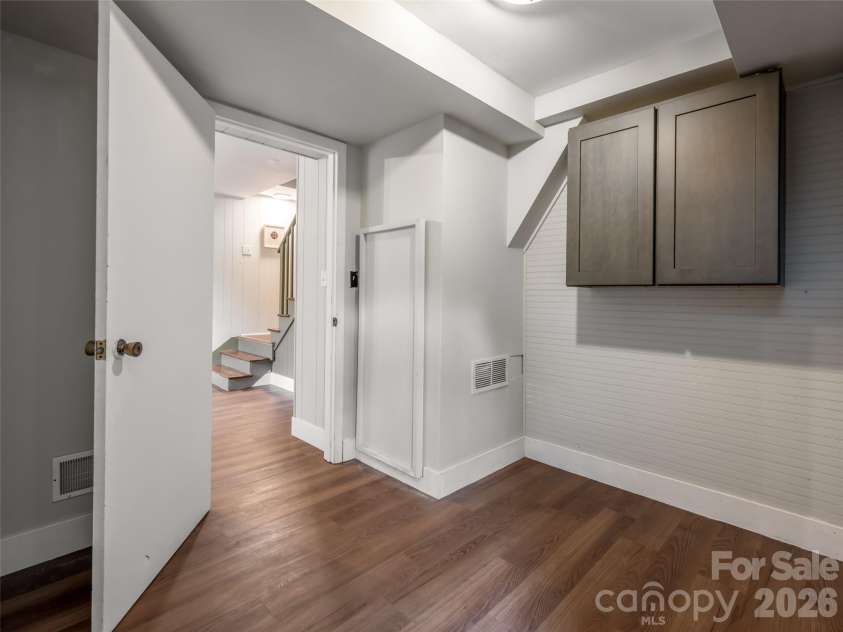 70 Michigan Avenue, Asheville, NC 28806.  MLS# CAR4383698, YatesRealty ID 24798. 