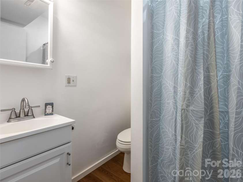 70 Michigan Avenue, Asheville, NC 28806.  MLS# CAR4383698, YatesRealty ID 24798. 