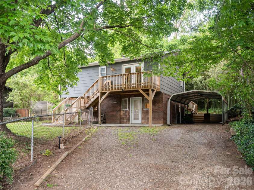 70 Michigan Avenue, Asheville, NC 28806.  MLS# CAR4383698, YatesRealty ID 24798. 
