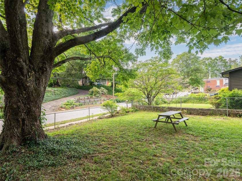 70 Michigan Avenue, Asheville, NC 28806.  MLS# CAR4383698, YatesRealty ID 24798. 