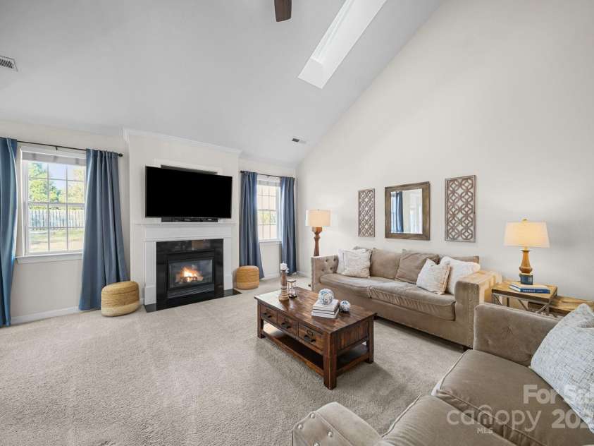 9814 Tompkins Lane, Waxhaw, NC 28173.  MLS# CAR4315972, YatesRealty ID 24798. 