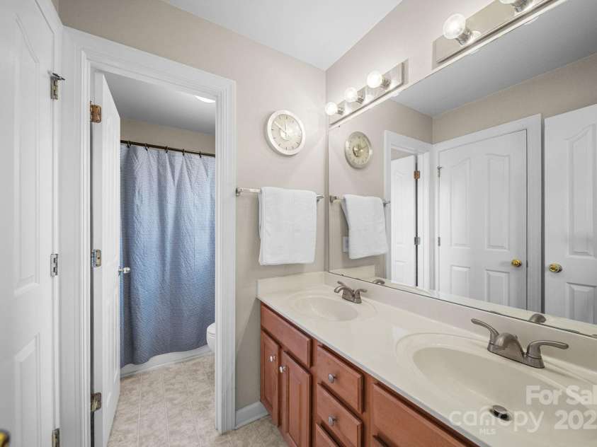 9814 Tompkins Lane, Waxhaw, NC 28173.  MLS# CAR4315972, YatesRealty ID 24798. 