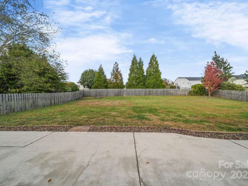 9814 Tompkins Lane, Waxhaw, NC 28173.  MLS# CAR4315972, YatesRealty ID 24798. 