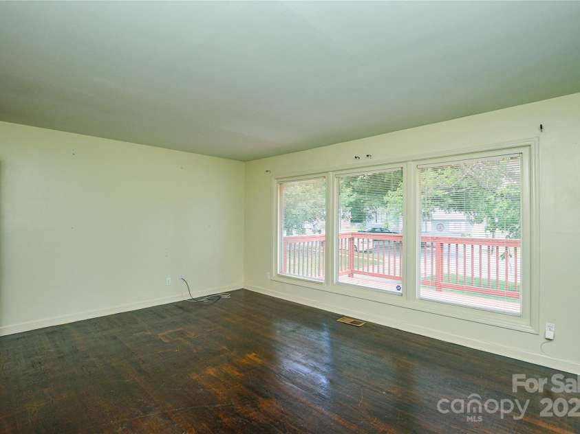 923 Yuma Street, Charlotte, NC 28213.  MLS# CAR4260716, YatesRealty ID 24799. 