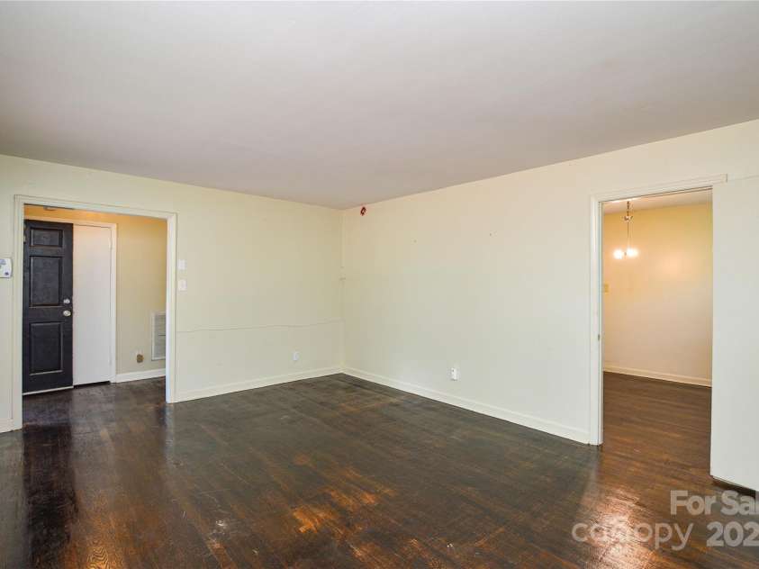 923 Yuma Street, Charlotte, NC 28213.  MLS# CAR4260716, YatesRealty ID 24799. 