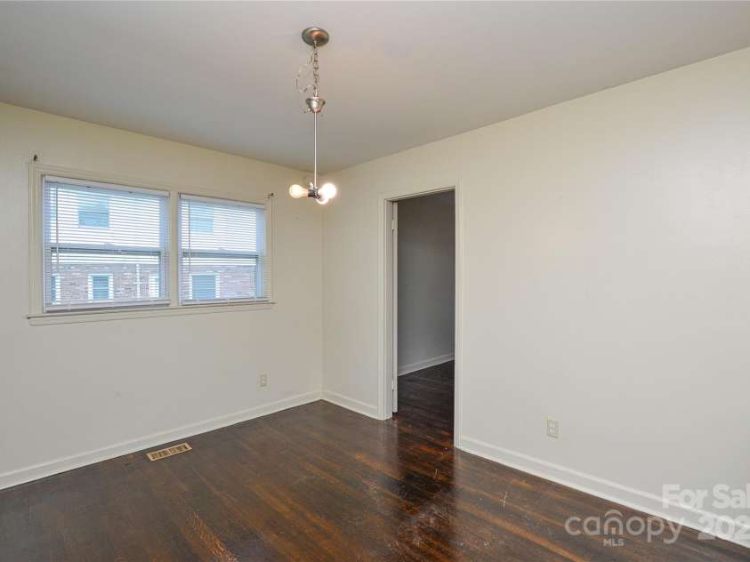 923 Yuma Street, Charlotte, NC 28213.  MLS# CAR4260716, YatesRealty ID 24799. 