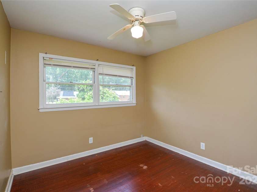 923 Yuma Street, Charlotte, NC 28213.  MLS# CAR4260716, YatesRealty ID 24799. 