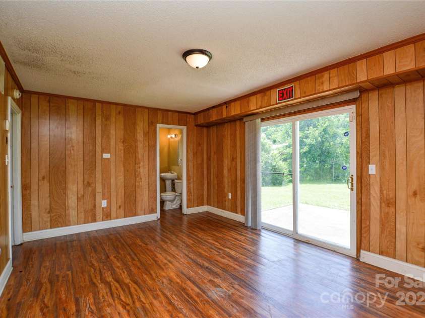 923 Yuma Street, Charlotte, NC 28213.  MLS# CAR4260716, YatesRealty ID 24799. 