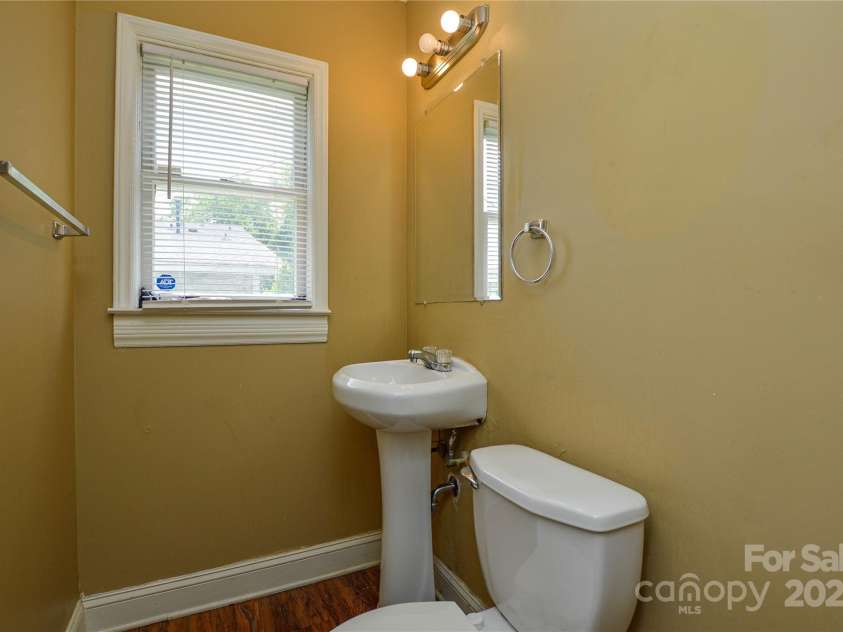 923 Yuma Street, Charlotte, NC 28213.  MLS# CAR4260716, YatesRealty ID 24799. 