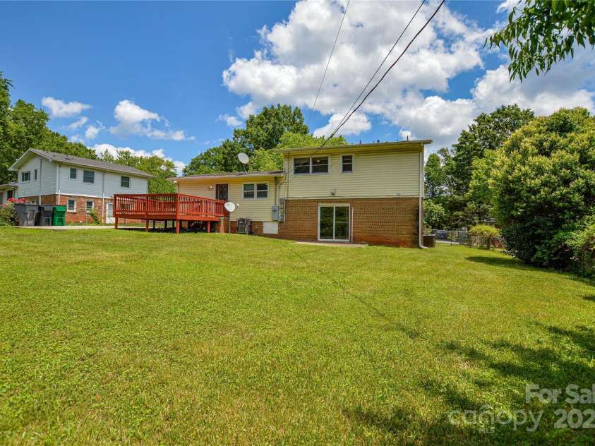 923 Yuma Street, Charlotte, NC 28213.  MLS# CAR4260716, YatesRealty ID 24799. 