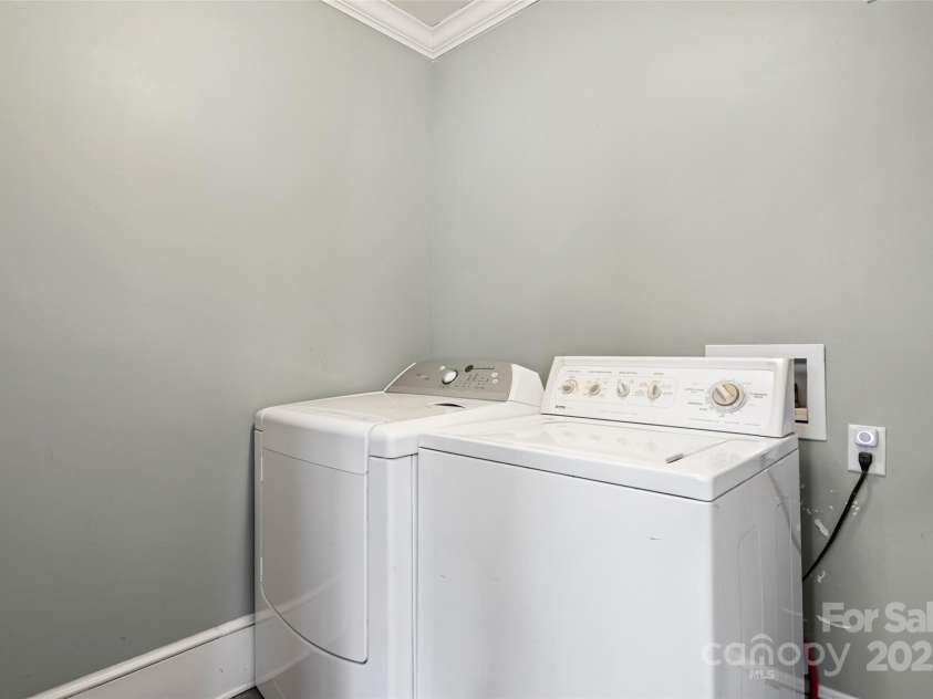 75 Cherry Street, Asheville, NC 28801.  MLS# CAR4231826, YatesRealty ID 248. 