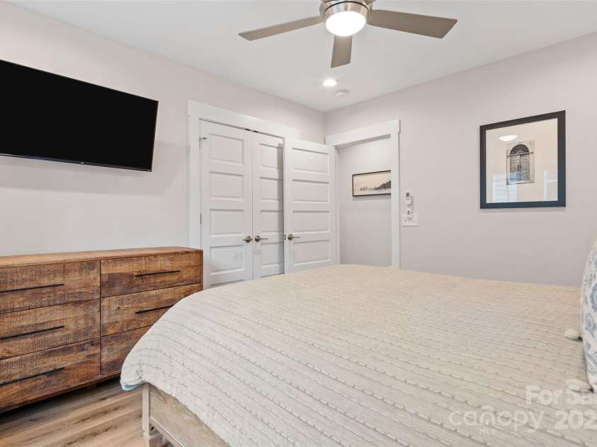 75 Cherry Street, Asheville, NC 28801.  MLS# CAR4231826, YatesRealty ID 248. 