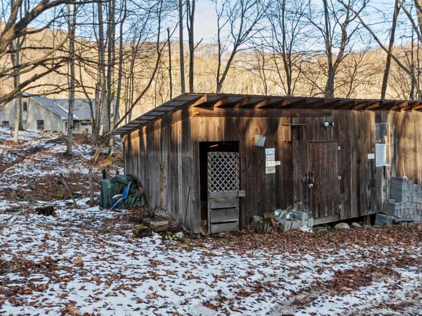 1571 Roaring Fork Road, Burnsville, NC 28714.  MLS# CAR4309867, YatesRealty ID 2480. 