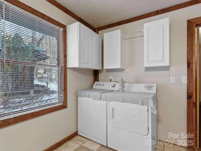 1571 Roaring Fork Road, Burnsville, NC 28714.  MLS# CAR4309867, YatesRealty ID 2480. 