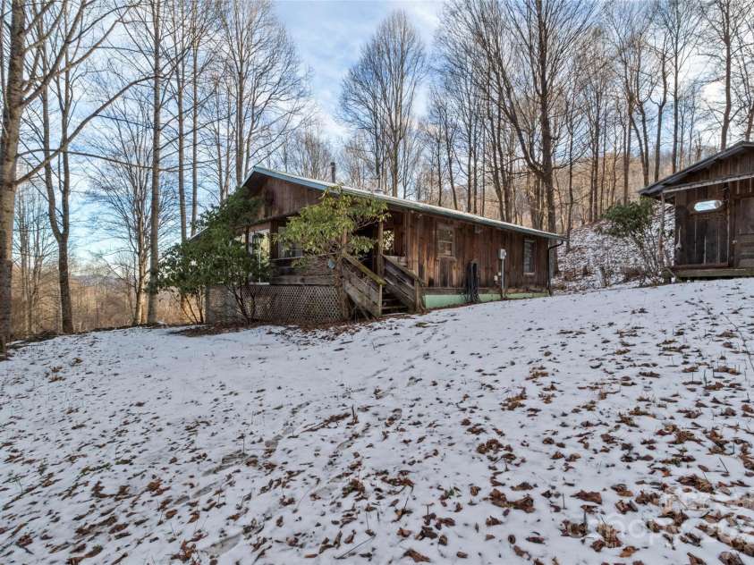 1571 Roaring Fork Road, Burnsville, NC 28714.  MLS# CAR4309867, YatesRealty ID 2480. 