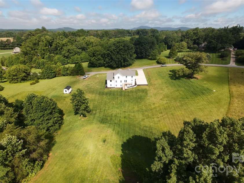 164 Vance Farm Drive, Statesville, NC 28625.  MLS# CAR4264659, YatesRealty ID 24800. 