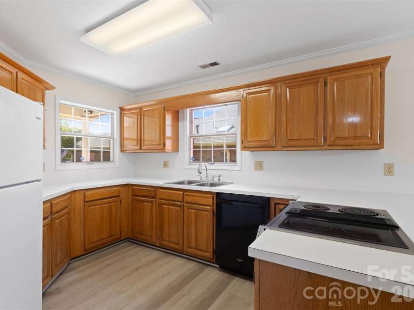 1843 Charter Drive, Rock Hill, SC 29732.  MLS# CAR4382370, YatesRealty ID 24800. 