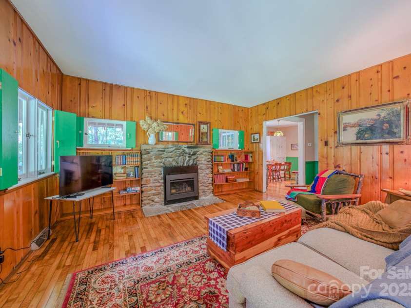 7 Bachelder Lane, Candler, NC 28715.  MLS# CAR4271857, YatesRealty ID 24801. 