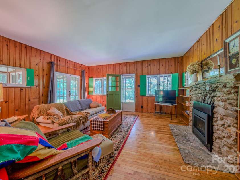 7 Bachelder Lane, Candler, NC 28715.  MLS# CAR4271857, YatesRealty ID 24801. 