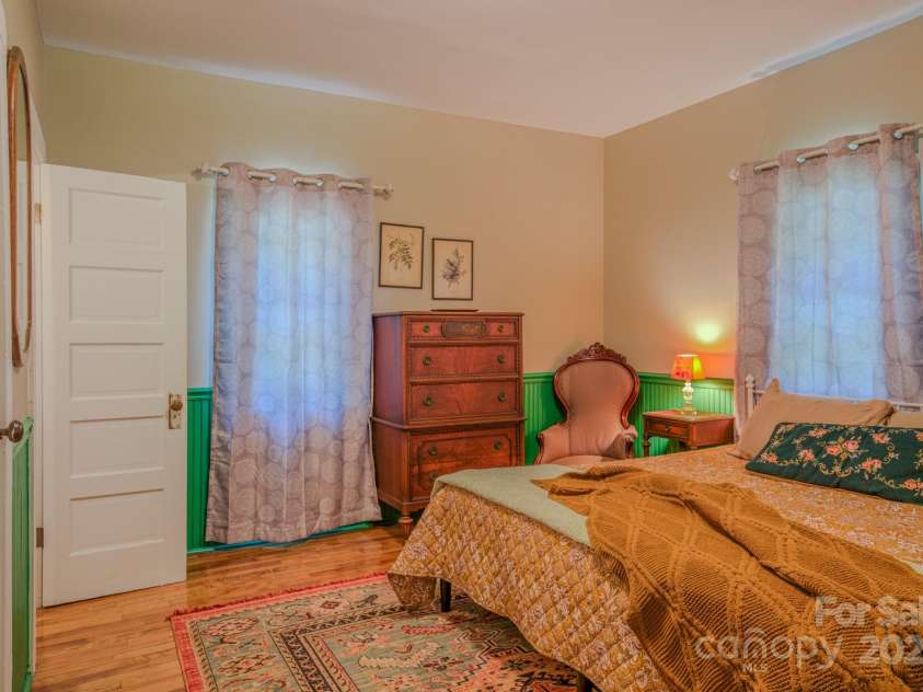 7 Bachelder Lane, Candler, NC 28715.  MLS# CAR4271857, YatesRealty ID 24801. 