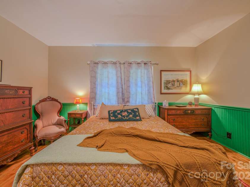 7 Bachelder Lane, Candler, NC 28715.  MLS# CAR4271857, YatesRealty ID 24801. 