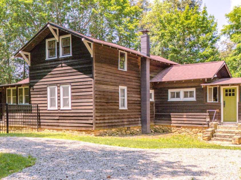 7 Bachelder Lane, Candler, NC 28715.  MLS# CAR4271857, YatesRealty ID 24801. Elegant, original redwood siding