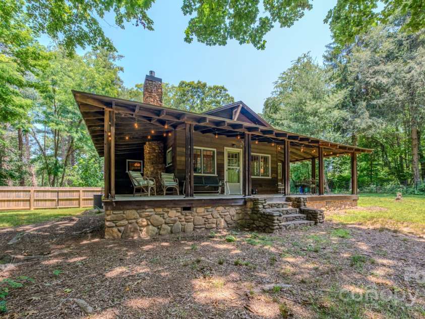 7 Bachelder Lane, Candler, NC 28715.  MLS# CAR4271857, YatesRealty ID 24801. Perfect location for sitting and relaxing