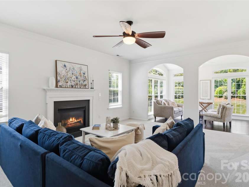 124 Elizabeth Hearth Road, Mooresville, NC 28115.  MLS# CAR4380712, YatesRealty ID 24802. Large great room with ample light and space