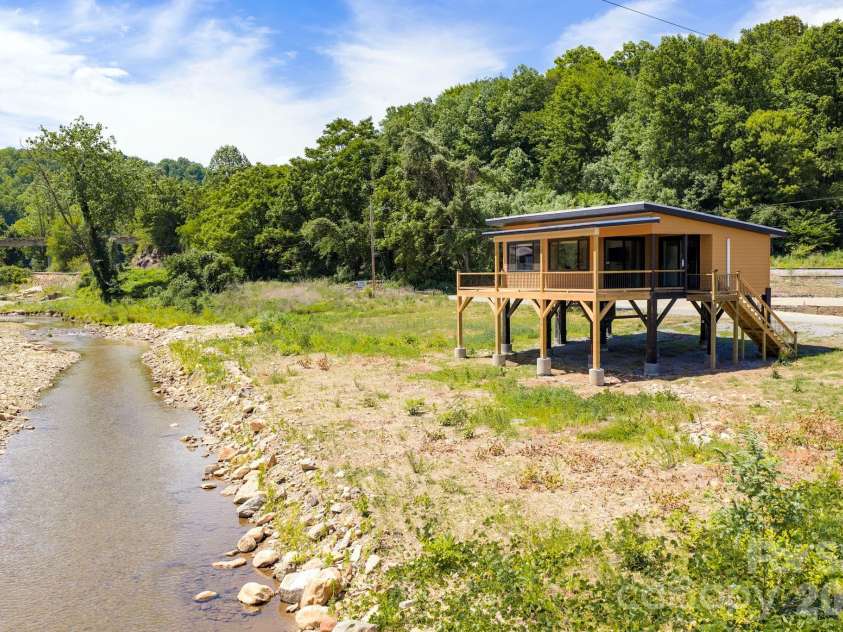 167 Commerce Street, Old Fort, NC 28762.  MLS# CAR4384526, YatesRealty ID 24803. 167 Commerce St