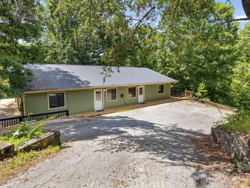 263 Shannons Walk, Lake Lure, NC 28746.  MLS# CAR4278822, YatesRealty ID 24803. 