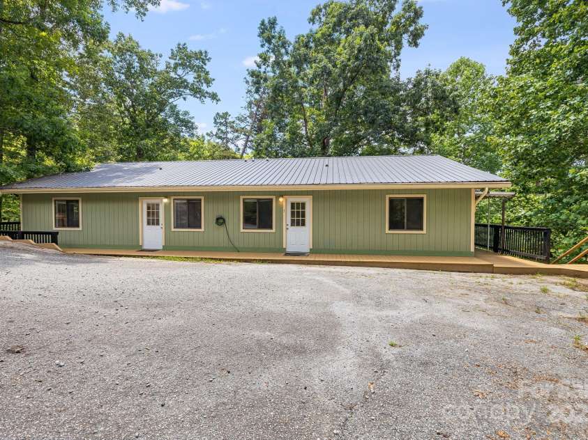 263 Shannons Walk, Lake Lure, NC 28746.  MLS# CAR4278822, YatesRealty ID 24803. 