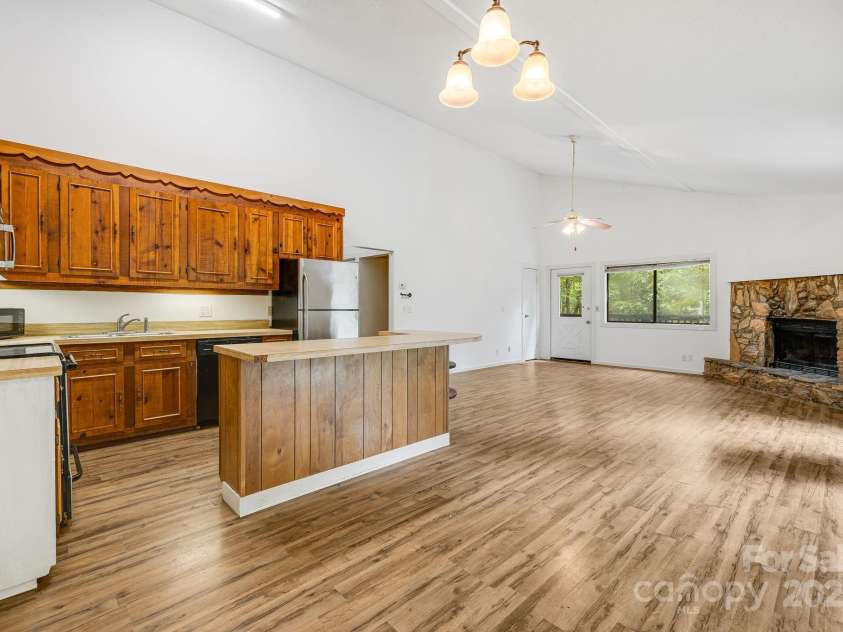 263 Shannons Walk, Lake Lure, NC 28746.  MLS# CAR4278822, YatesRealty ID 24803. 