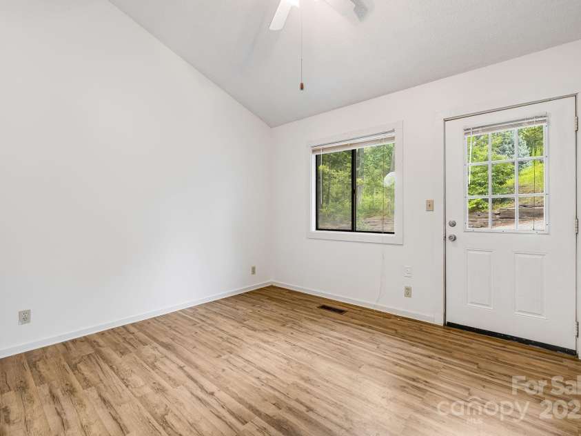 263 Shannons Walk, Lake Lure, NC 28746.  MLS# CAR4278822, YatesRealty ID 24803. 