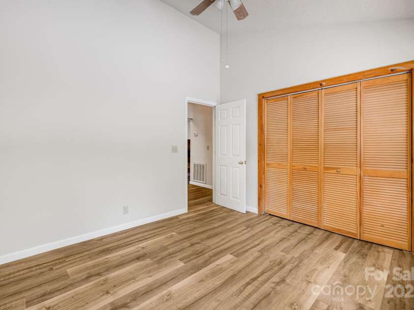 263 Shannons Walk, Lake Lure, NC 28746.  MLS# CAR4278822, YatesRealty ID 24803. 