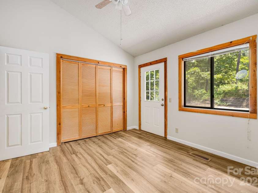 263 Shannons Walk, Lake Lure, NC 28746.  MLS# CAR4278822, YatesRealty ID 24803. 