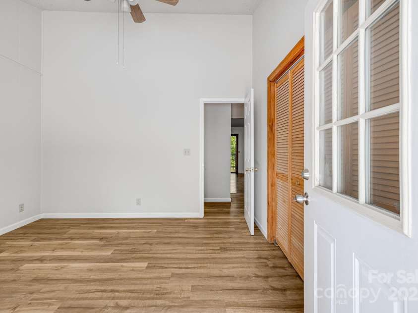 263 Shannons Walk, Lake Lure, NC 28746.  MLS# CAR4278822, YatesRealty ID 24803. 