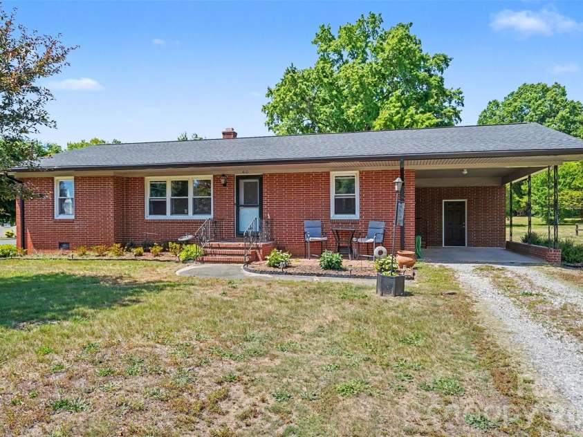 410 Airport Road, Kannapolis, NC 28081.  MLS# CAR4381676, YatesRealty ID 24804. 